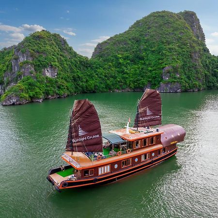 Sunlight Boutique Cruise - Cat Ba Island Hotell Ha Long Exteriör bild