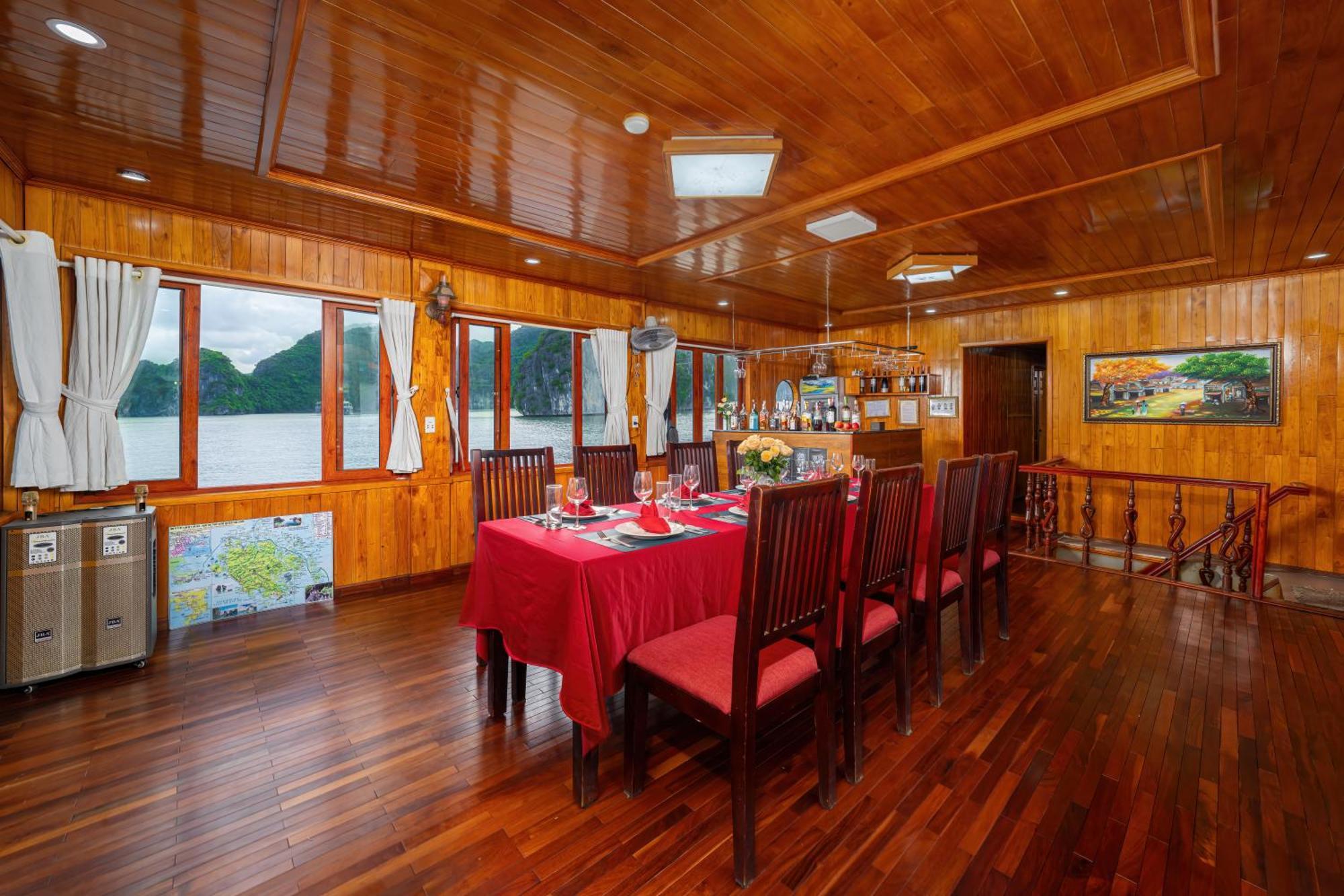Sunlight Boutique Cruise - Cat Ba Island Hotell Ha Long Exteriör bild