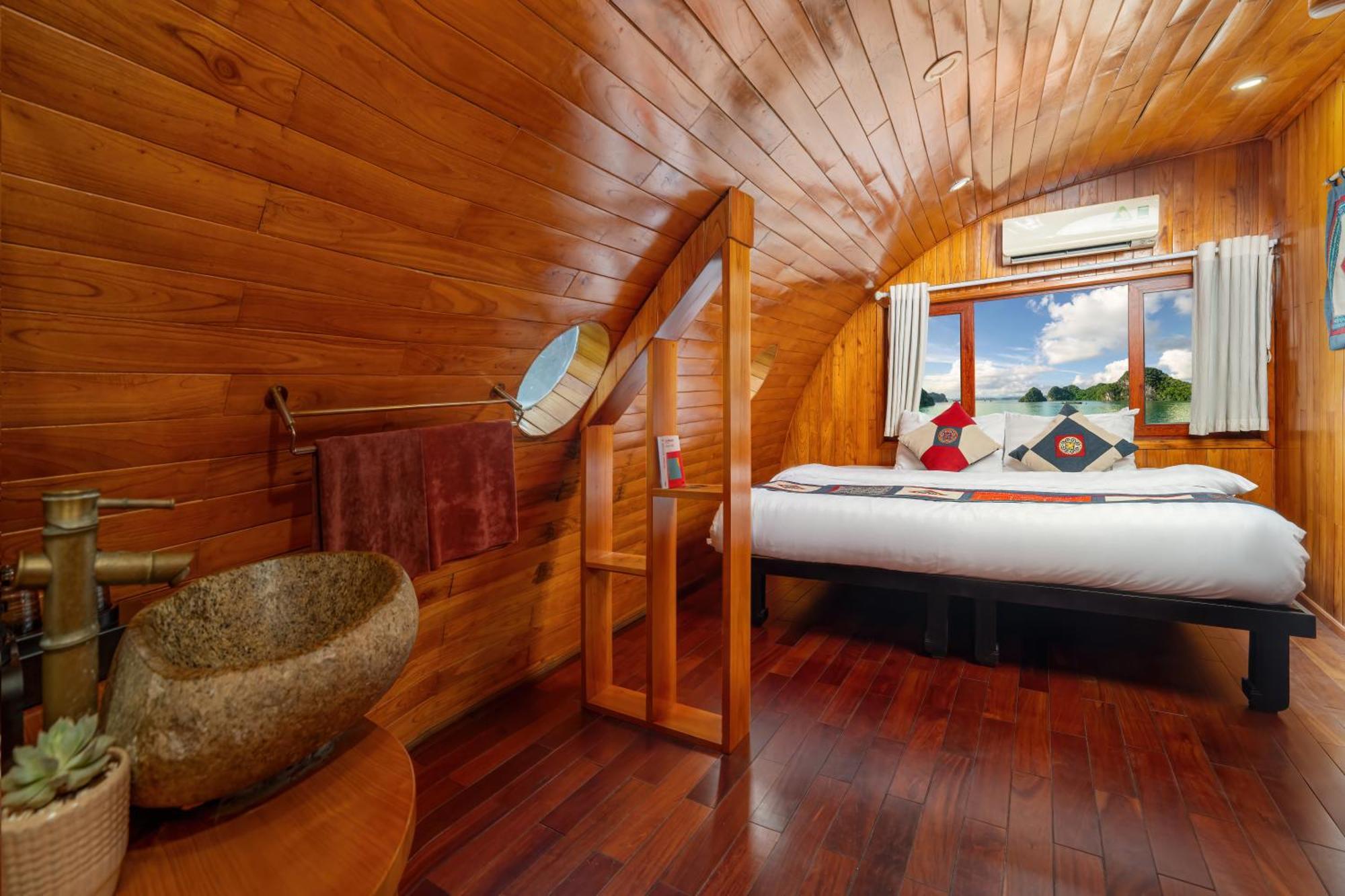 Sunlight Boutique Cruise - Cat Ba Island Hotell Ha Long Exteriör bild